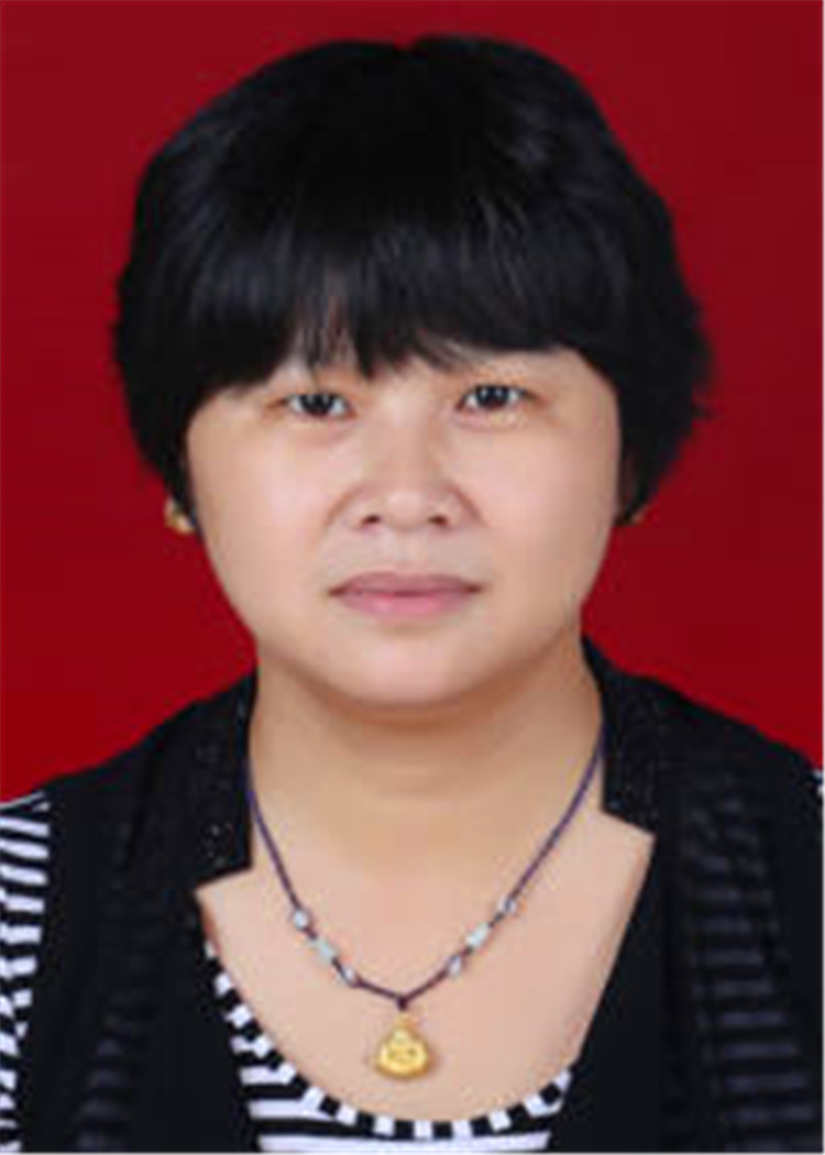 何学英证件照.jpg