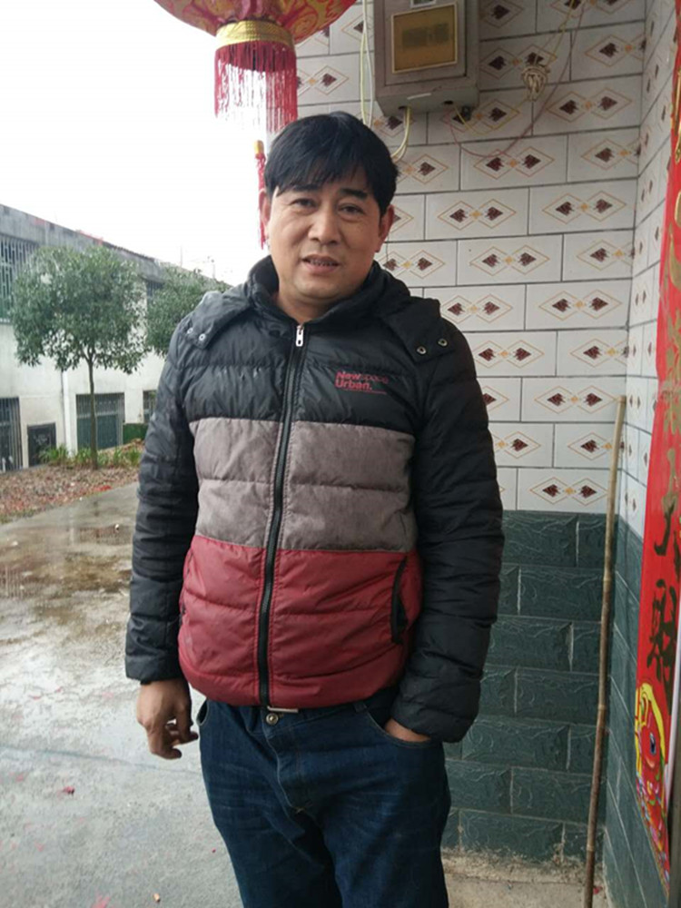曾凡荣生活照1.jpg