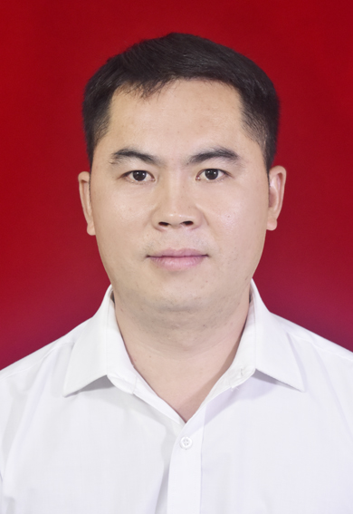 曹小锋证件照.jpg