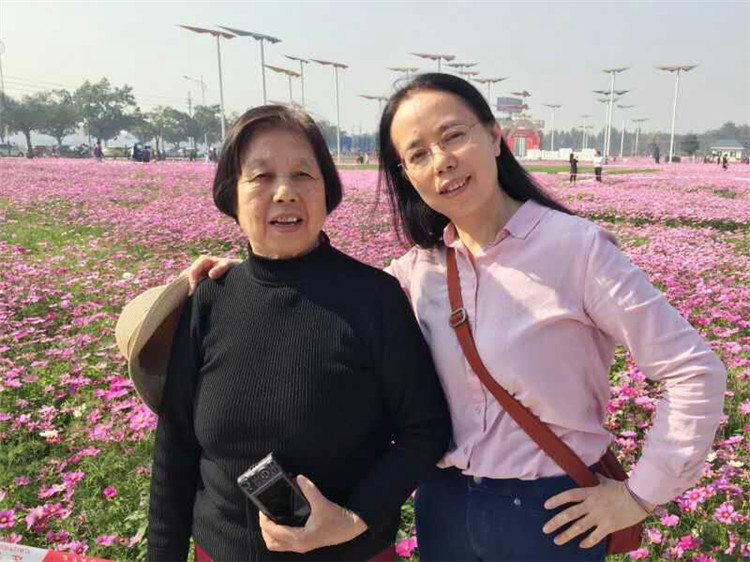 刘启屏与大女儿.jpg