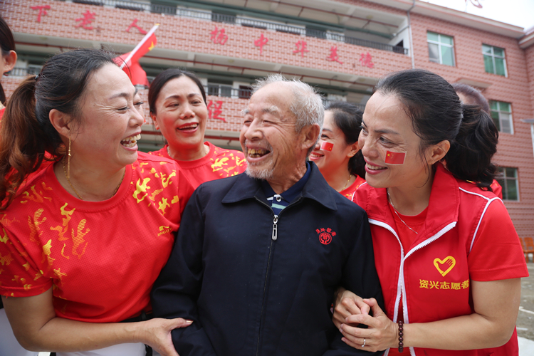 9.30资兴志愿者.JPG