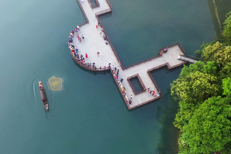 东江湖.JPG