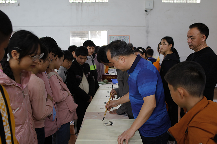2021-3-17送文化进学校  飞鹰摄影405613.JPG