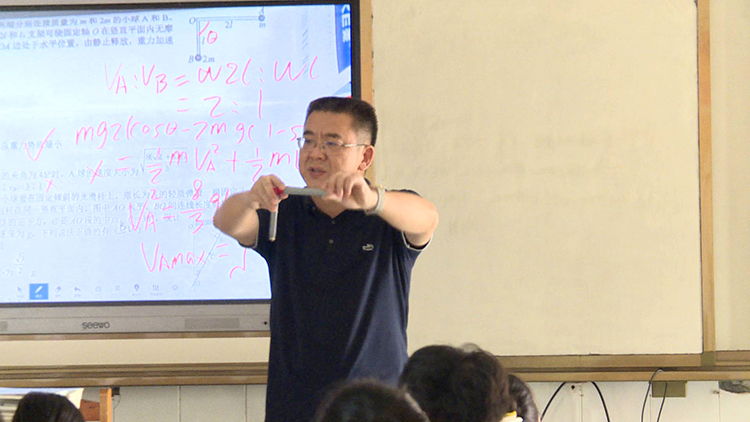 李能读2.JPG