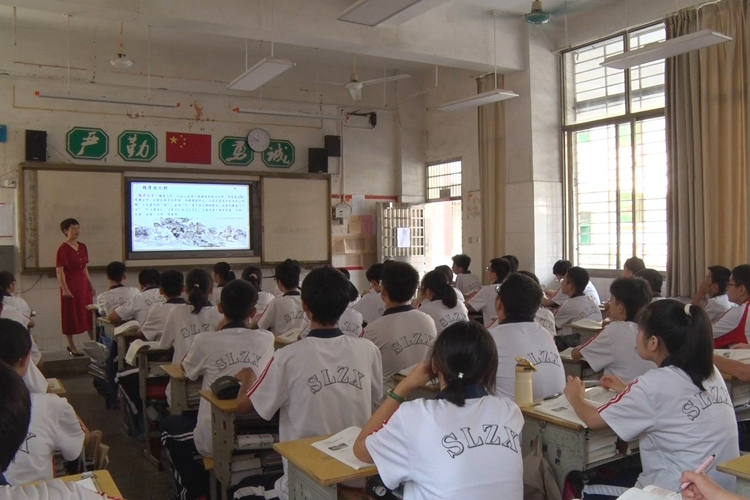 何2.JPG