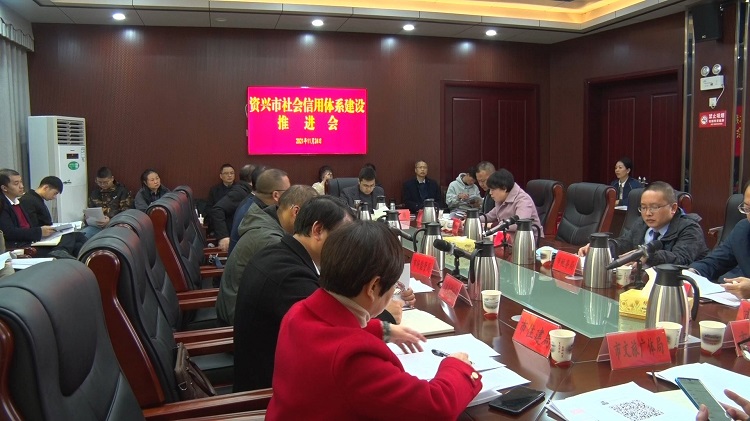 龙书记.JPG