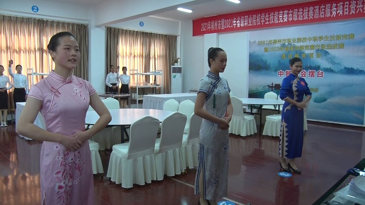 龙书记.JPG