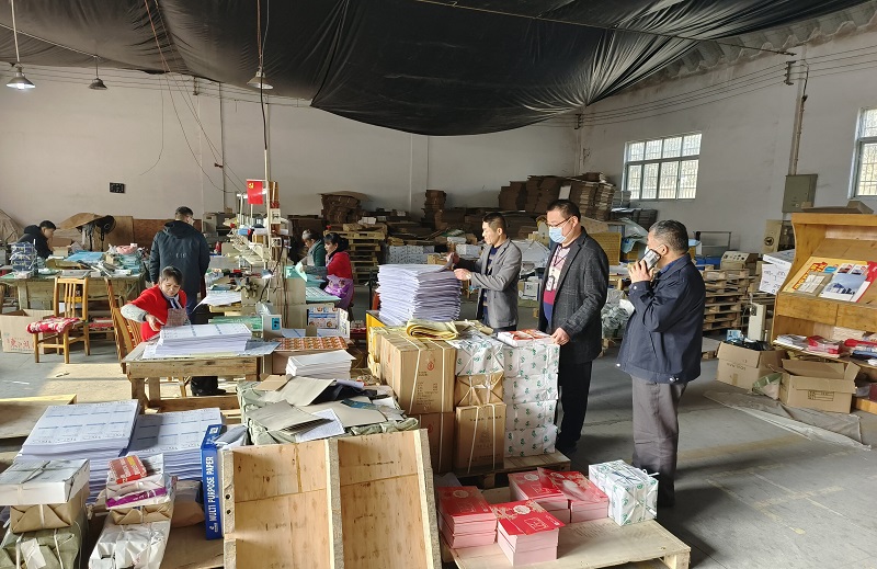1.7我市开展了“扫黄打非”专项行动，以确保春节期间我市文化市场平稳有序。.jpg
